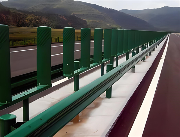 天门三波护栏板在高速公路的应用